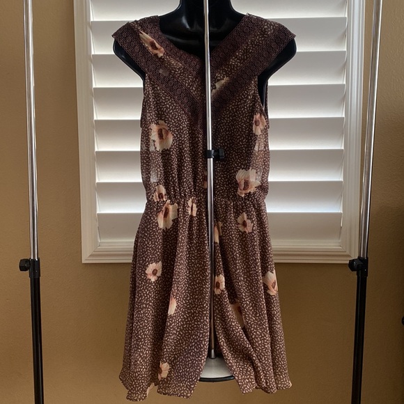 H&M floral romper - Picture 2 of 6